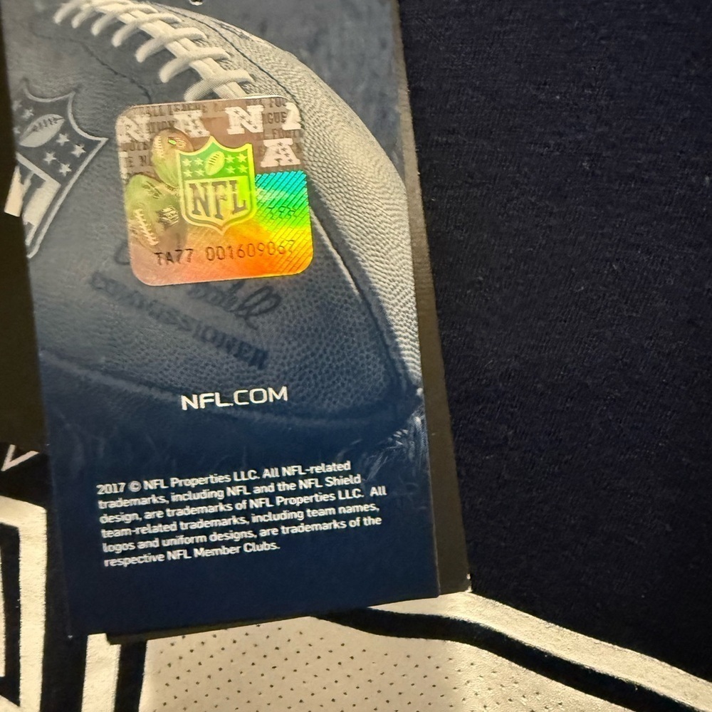 Women's Dallas Cowboys Leighton Vander Esch Nike Navy T Shirt size M - Picture 5 of 5